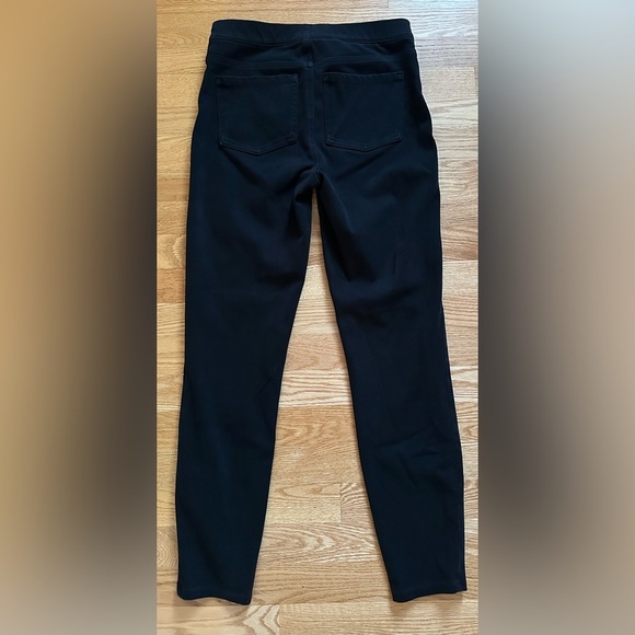 SPANX Women's Black Ankle Leggings - Size Medium - Picture 2 of 10